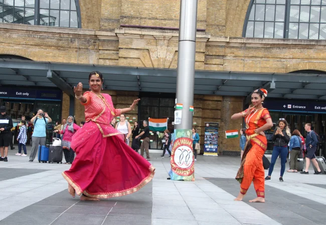 BHARAT-MERI-JAAN-AT-KINGSCROSS-STATION